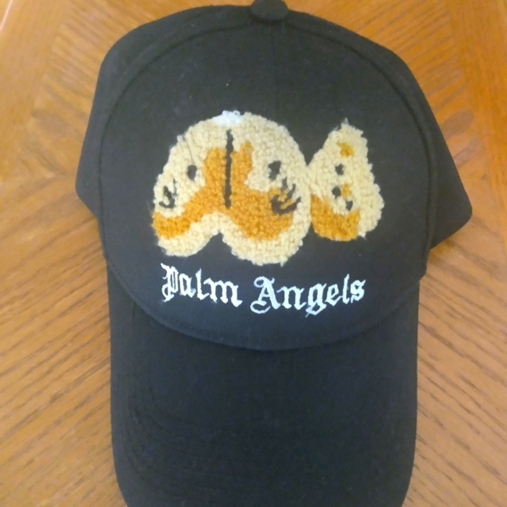 Palm angel hat